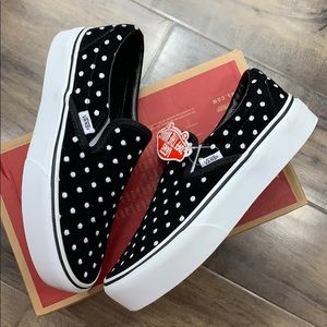 vans polka dot slip on